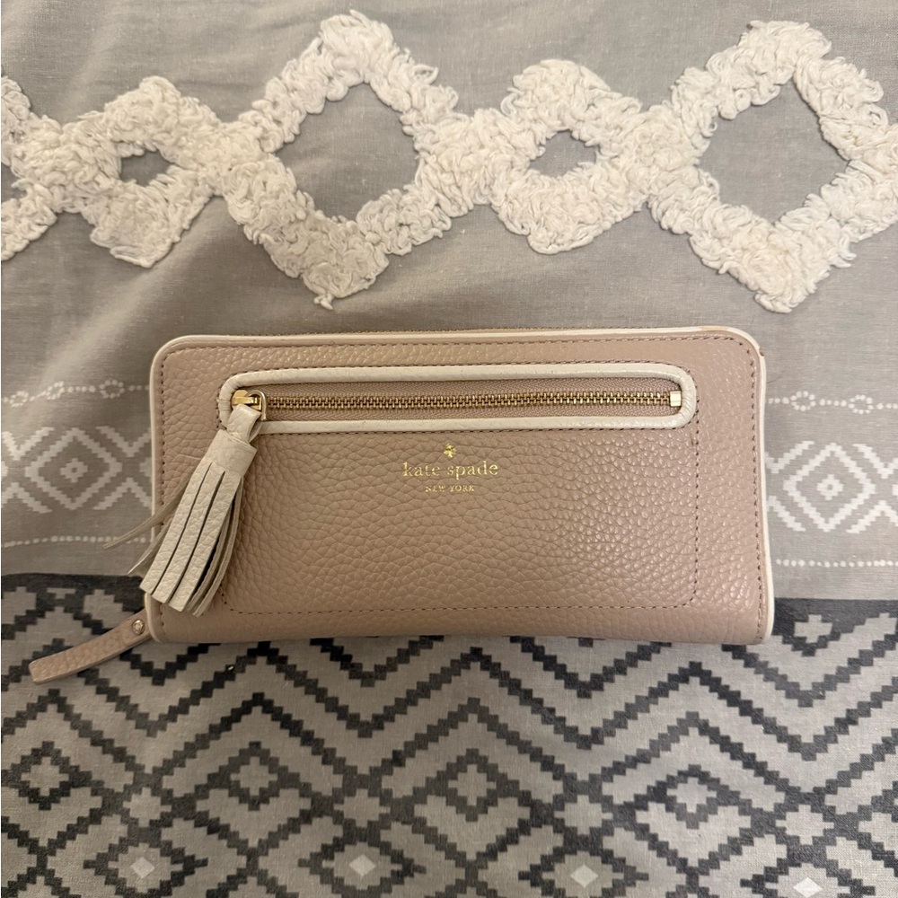 Kate Spade Beige Wallet